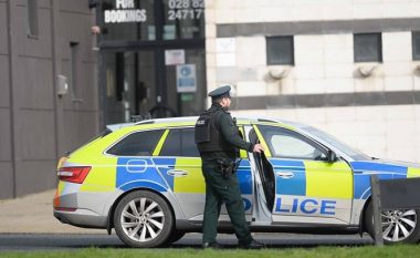 Dy policë në Irlandën e Veriut fotografuan trupa të pajetë dhe i shpërndanë fotografitë