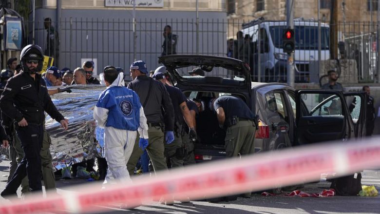 Pesë persona goditen nga një veturë në Jerusalem, policia në kërkim të sulmuesit – publikohen pamjet rrëqethëse