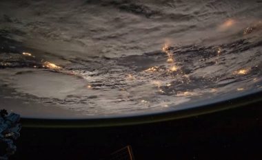 NASA publikon pamje spektakolare të Tokës nga hapësira