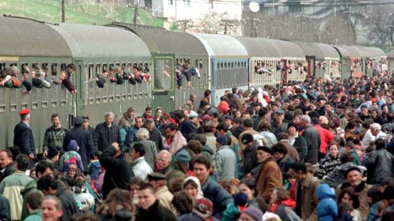 Qytetarët kujtojnë momentet e rënda gjatë dëbimit me tren nga forcat serbe