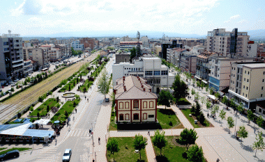 Goditi me qëllim një person me veturë, Policia në kërkim të dyshuarit nga Ferizaj