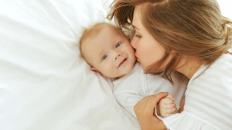Autizmi mund të vërehet edhe te foshnjat 3 deri 6-muajshe: Këto janë shenjat që do t’ju ndihmojnë të mos i humbisni ‘alarmet e para’