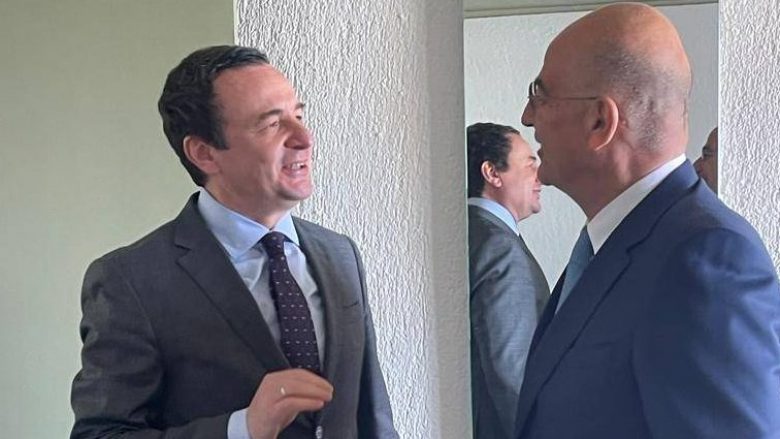 Kurti takoi ministrin grek, Dendias – e falënderon për mbështetjen e Greqisë në proceset integruese