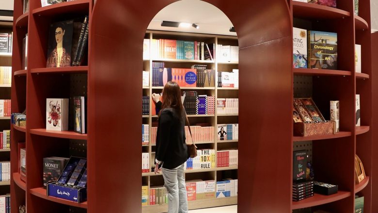Kosovarët nuk janë të apasionuar pas librit, rreth 17 për qind nuk lexojnë asnjë libër në vit
