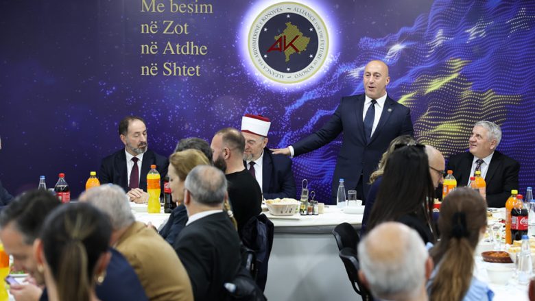 Haradinaj shtron iftar për Bashkësinë Islame të Kosovës