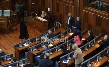 “Puç institucional”, LDK lëshon seancën e Kuvendit në shenjë revolte ndaj sjelljes së ministrit Murati