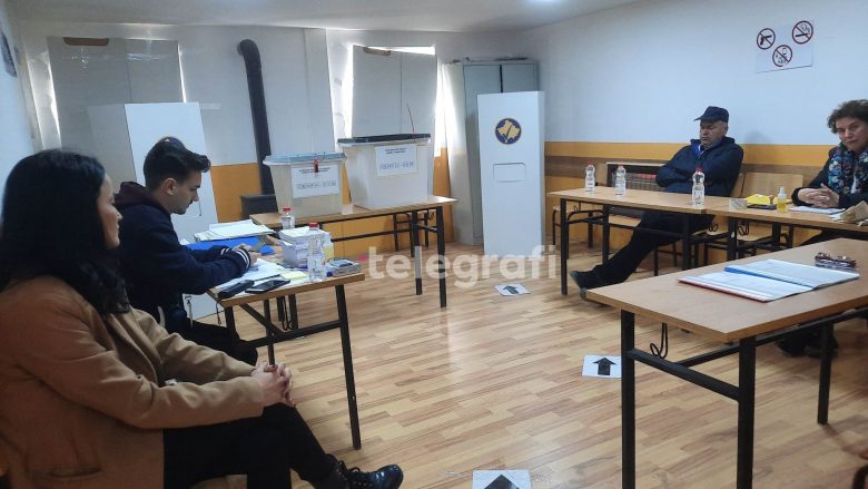 Zgjedhje të qeta në Mitrovicën e Veriut, në Suhodoll kanë votuar mbi 200 qytetarë