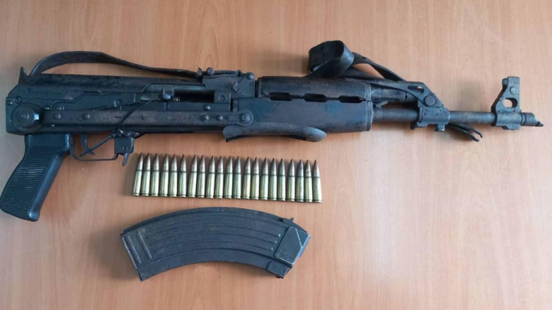 Gjuajti me armë zjarri, arrestohet serbi në Novobërdë