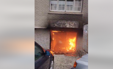 U përfshi nga zjarri hyrja e një ndërtese në Prishtinë, nuk ka të lënduar