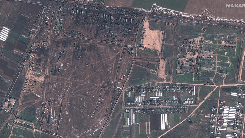 Rusia ka zbrazur një bazë në Krime, tregojnë imazhet satelitore