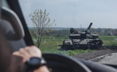 Mediat ruse shkruajnë se Putini ka vizituar ushtarët rusë në Kherson të Ukrainës