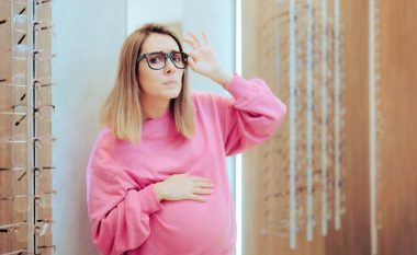 A përkeqësohet shikimi gjatë shtatzënisë: Këto simptoma mund të jenë të rrezikshme