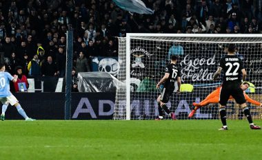 Lazio fiton derbin me Juventusi, vazhdon të përforcojë pozitën e dytë