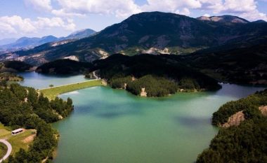 Liqenet e Funarit në Elbasan, destinacion i preferuar për vizitorët vendas e të huaj