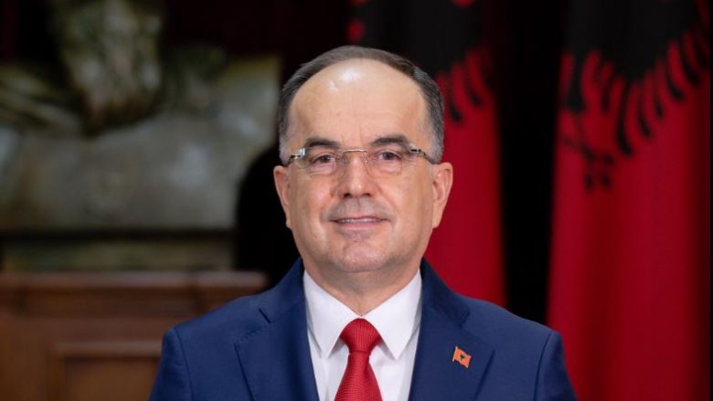 Hapja e sesionit parlamentar në Shqipëri, presidenti Begaj përcjell mesazh për deputetët