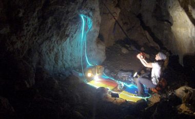 Alpinistja spanjolle largohet nga shpella ku qëndroi e izoluar për 500 ditë
