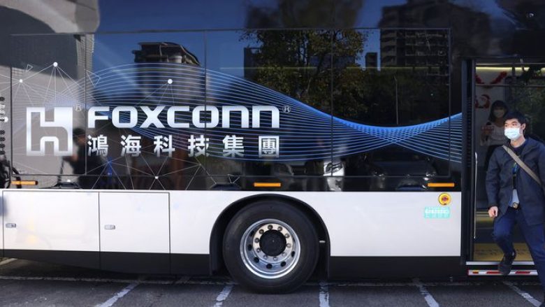 Foxconn planifikon një investim prej 800 milionë dollarësh në Tajvanin jugor