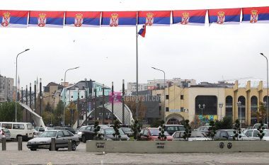 Persona të maskuar dëmtojnë kabllot e kamerave të vendosura në veri të Mitrovicës