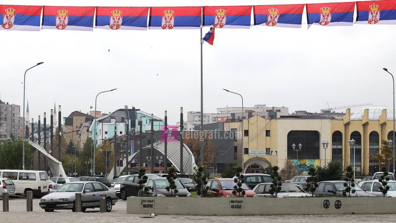 Persona të maskuar dëmtojnë kabllot e kamerave të vendosura në veri të Mitrovicës