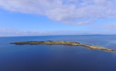 Del në shitje një ishull skocez me çmimin e kërkuar prej 188,000 dollarëve