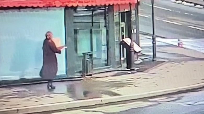 Vrasja e blogerit të famshëm rus, ky dyshohet të jetë momenti kur një grua futi bustin me eksploziv brenda kafenesë ku ndodhi shpërthimi