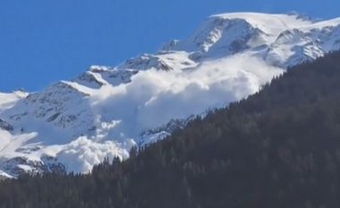 Pamje që thuhet se tregojnë ortekun në Alpet Franceze nga i cili mbetën të vdekur katër alpinistë