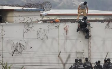 Të paktën 12 të burgosur u vranë në përleshjet e reja në burgjet e Ekuadorit