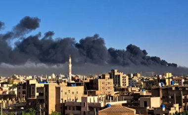 Banorët ikin nga kryeqyteti Khartoum ndërsa luftimet vazhdojnë në Sudan