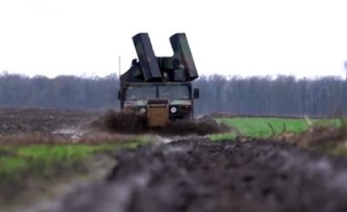 Gjenerali ukrainas ‘prezanton’ sistemin e mbrojtjes ajrore amerikane – që po rrëzon dronët, raketat dhe aeroplanët e Rusisë