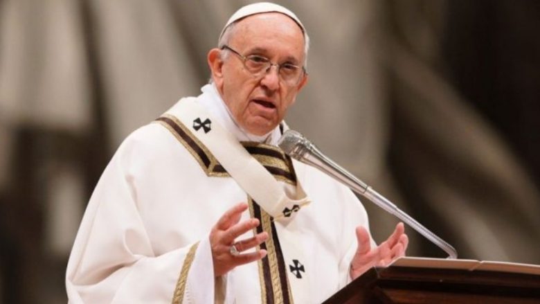 Papa Françesku u jep grave të drejtën e votës në mbledhjen e peshkopëve
