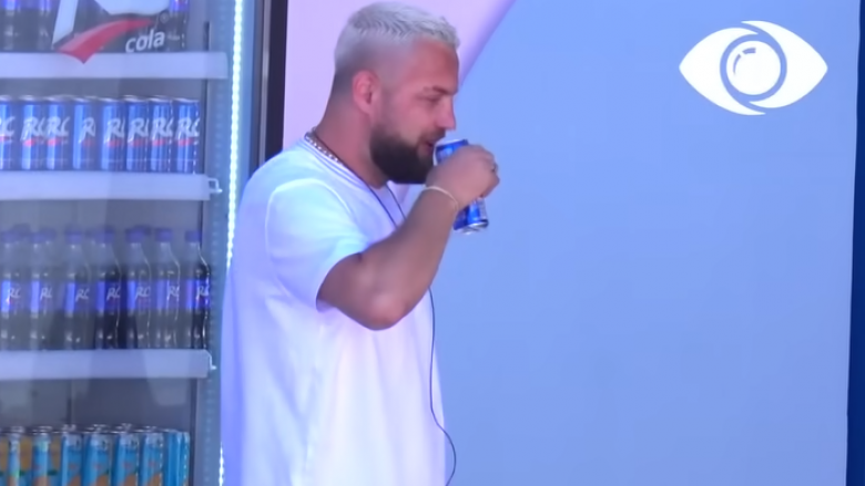 Pija RC Cola në Big Brother VIP Albania, Luizi reagon i lumtur: Tani mund të rri edhe një vit në shtëpi