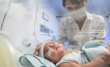 Dy foshnja lindin me dëmtime në tru në Miami – nënat e tyre ishin të infektuara me coronavirus gjatë shtatzënisë