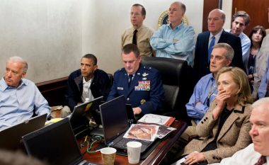 Disa fotografi të publikuara rishtazi tregojnë “orët e tensionuara” në Shtëpinë e Bardhë gjatë aksionit nga i cili u vra Osama bin Laden