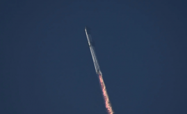 Historike! SpaceX lanson raketën më të fuqishme në botë drejt orbitës