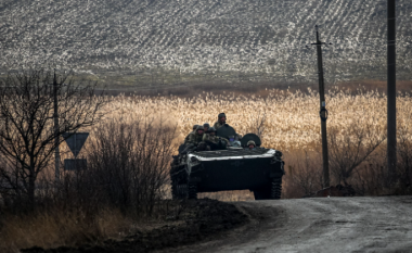 Lufta në Ukrainë mund të zgjasë me dekada, pretendimi i aleatit të Putinit