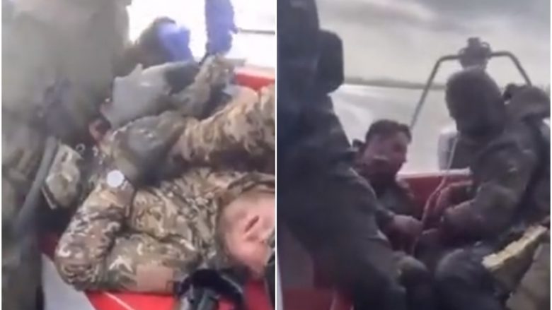 Ushtarët e plagosur ukrainas këndojnë himnin gjatë evakuimit