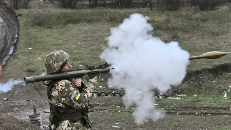 Nisin hetimet për rrjedhjen e dokumenteve që duket se tregojnë ‘planet sekrete të NATO-s dhe SHBA-s’ për luftën në Ukrainë