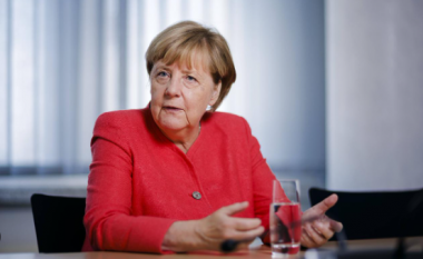 Merkel: Më së voni në vitin 2005 ose 2006 duhet të kishim thënë se nuk ka mbaruar “Lufta e Ftohtë”