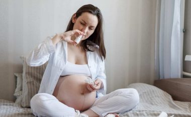 Cili sprej për hundë është i sigurt për gratë shtatzëna: Ky lloj mund të jetë i rrezikshëm në tremujorin e parë