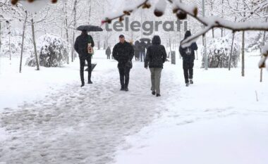 Mëngjeset e ftohta, gjatë ditës reshje të pakta bore