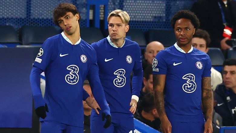 “Lojtarët e Chelseat nuk e dinë pse po ndodh kjo”, Sterling flet për formën e tmerrshme