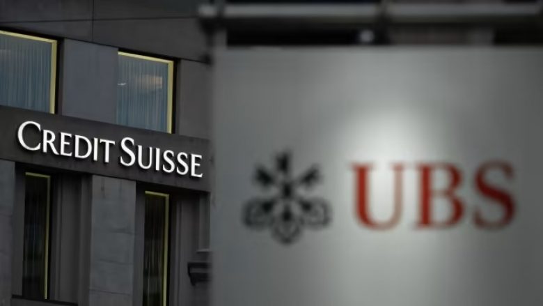 UBS pajtohet me Qeverinë e Zvicerës për garancinë e humbjeve të bankës Credit Suisse