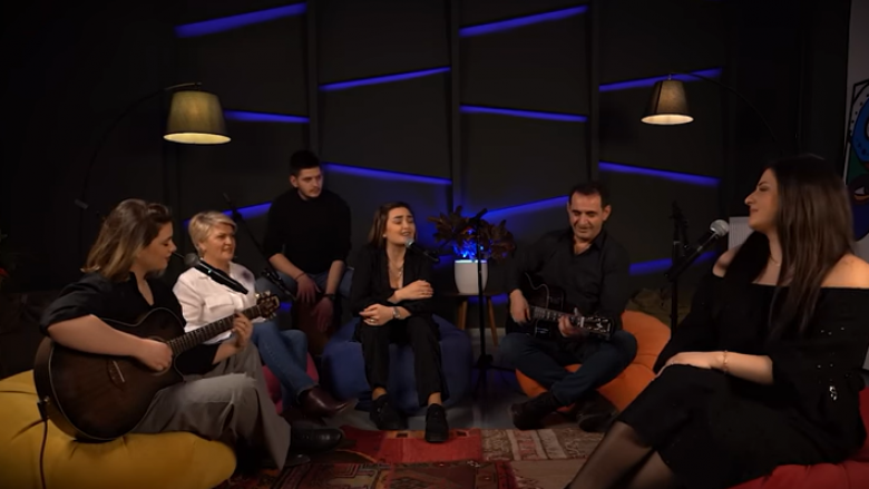 Albina dhe familja Kelmendi publikojnë versionin akustik të këngës “Duje”