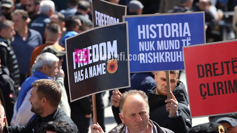 Lutfi Haziri në përkrahje të “Marshit për Drejtësi”, thotë se edhe Rugova kishte thënë që “UÇK-ja ishte krijuar nga populli”