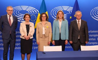 Komisioni Evropian përshëndet liberalizimin e vizave për Kosovën