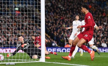 Liverpooli shfryhet në Leeds United – vazhdon garën për top katërshe
