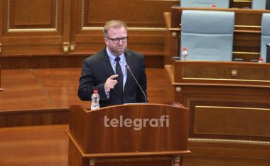 Abazi me akuza ndaj LVV-së: Parlamentin e udhëheq Glauk Konjufca, jo Dejona Mihali