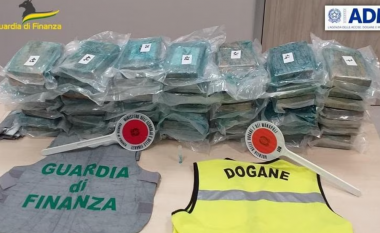 Zbulohen 85 kg kokainë të fshehur në një kontejner me banane, kapet shqiptari në Itali