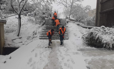 Bora në Prishtinë, Rama: Janë mobilizuar të gjitha ekipet për pastrimin e rrugëve