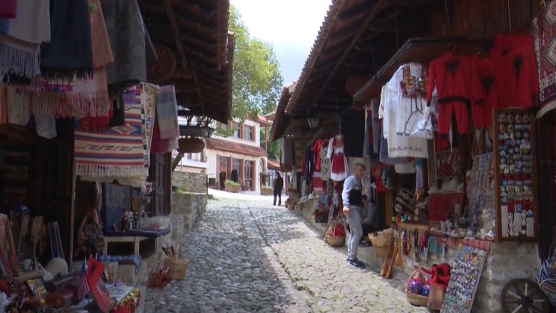 Kruja drejt turizmit gjithëvjetor, historia e Skënderbeut, kalaja dhe qyteti po tërheqin vizitorë të shumtë